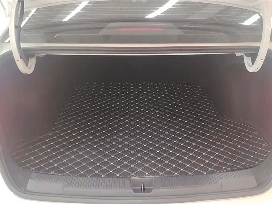 Roewe i5 2024 car image #5