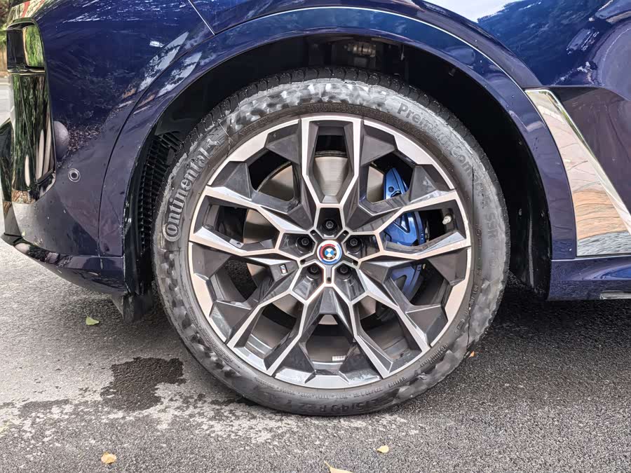 BMW X7 M60i 2023 #5 BMW X7 M60i 2023 car image #5