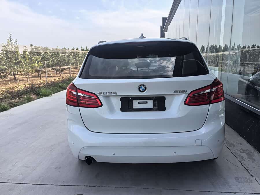 BMW 2 Series Tourer 2017 صورة سيارة #5