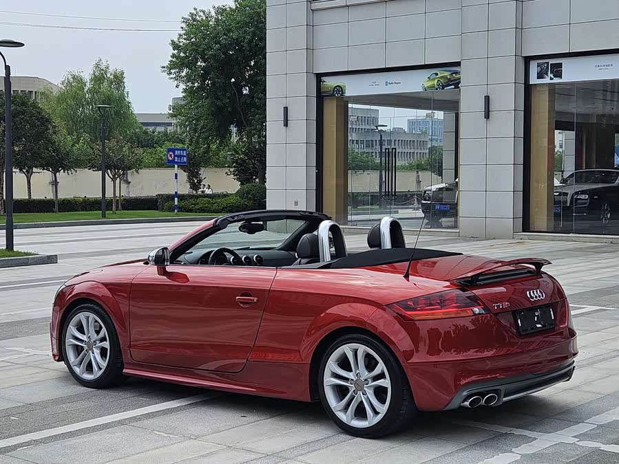 Audi TTS 2015 car image #5