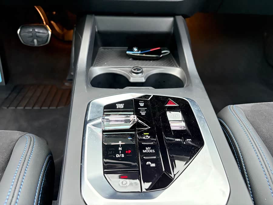 BMW M235L 2024 #5 BMW M235L 2024 car image #5