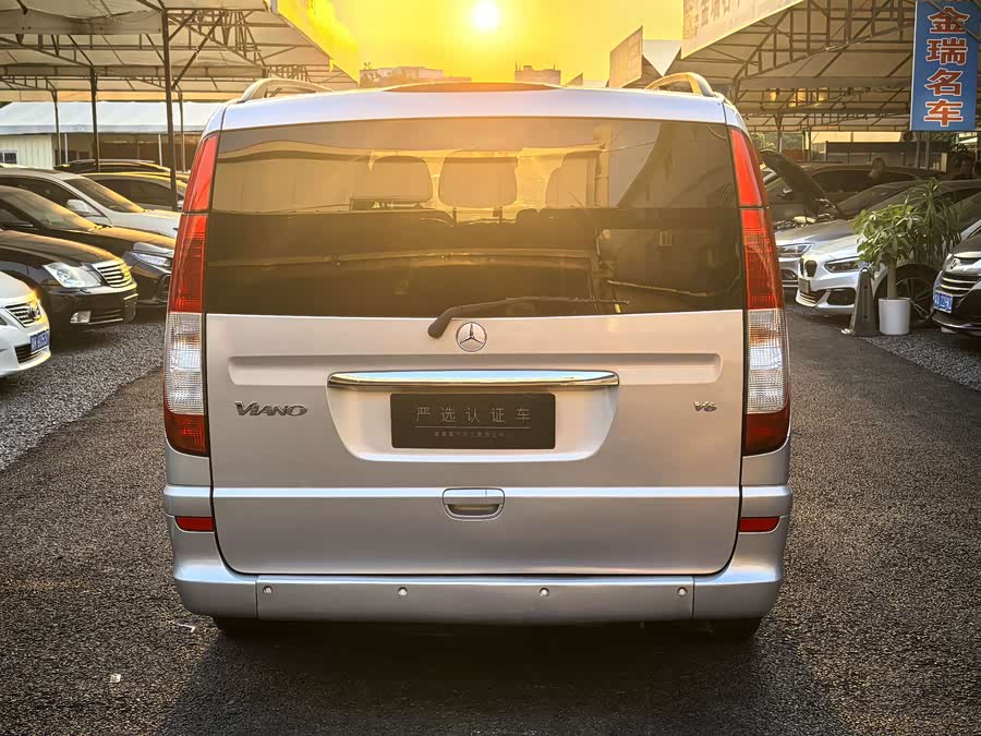 奔驰 唯雅诺 2011 汽车图片 #5