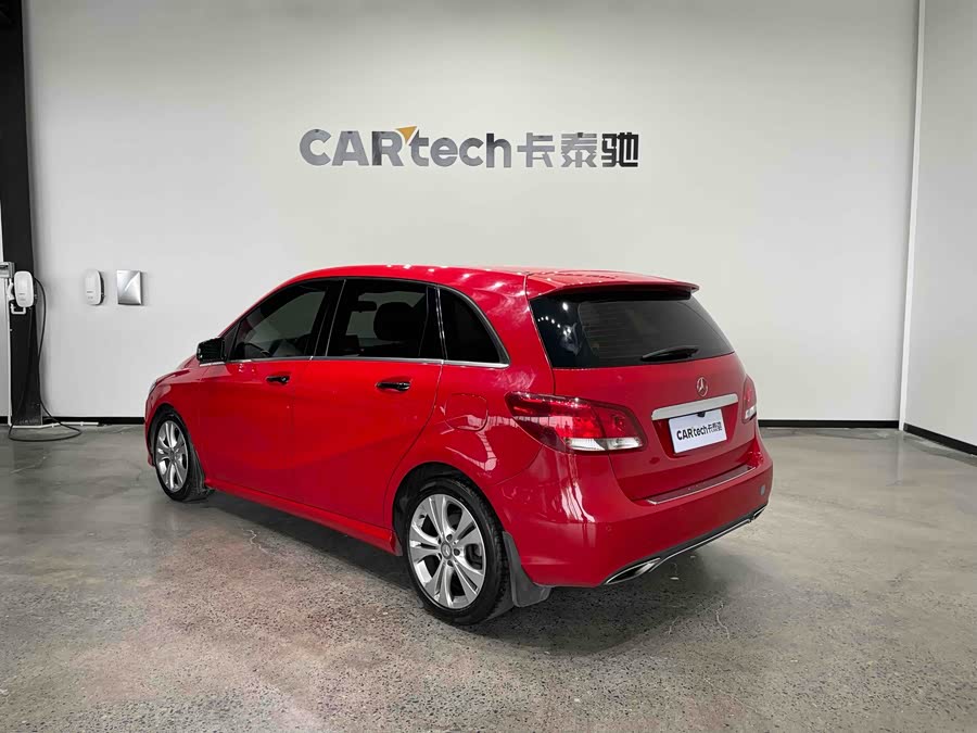 Mercedes-Benz B Class 2016 immagine di auto #5