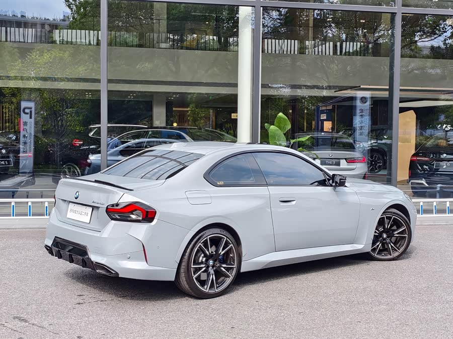 BMW M240i 2025 immagine di auto #5