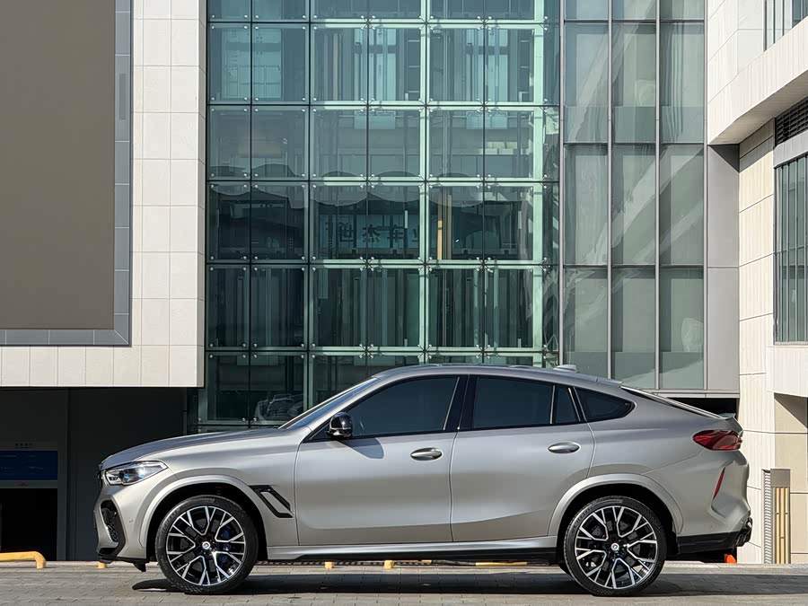 BMW X6 M 2022 car image #5