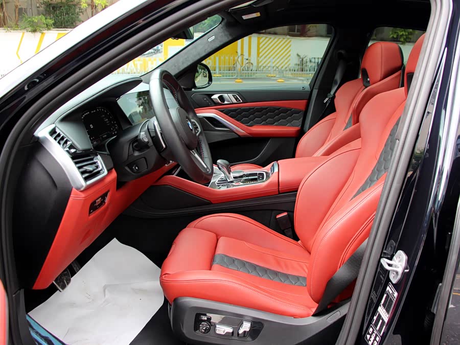 BMW X6 M 2023 car image #5