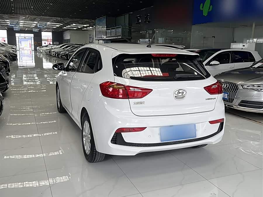 Hyundai Verna RV 2017 immagine di auto #5