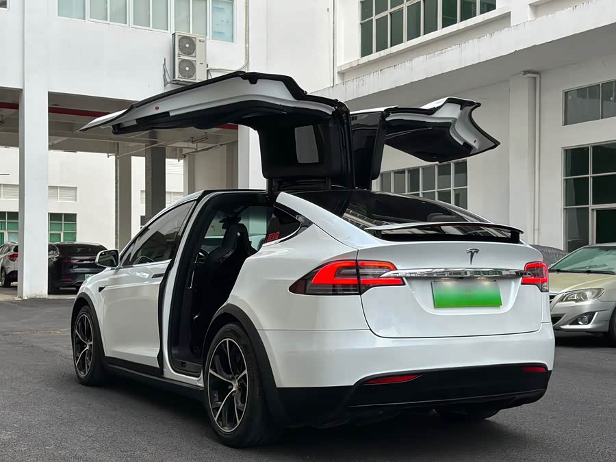 Tesla Model X 2017 #5 Tesla Model X 2017 car image #5