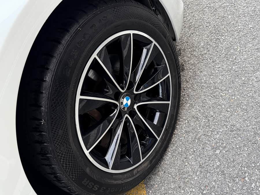 BMW 5 Series GT 2015 immagine di auto #5