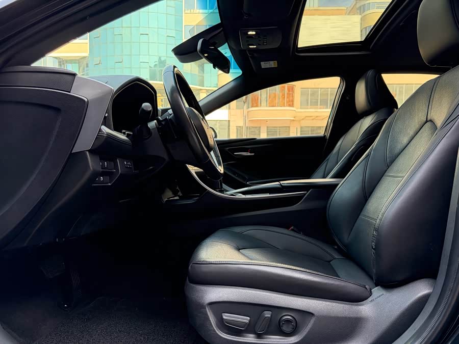 Toyota Avalon 2021 car image #5