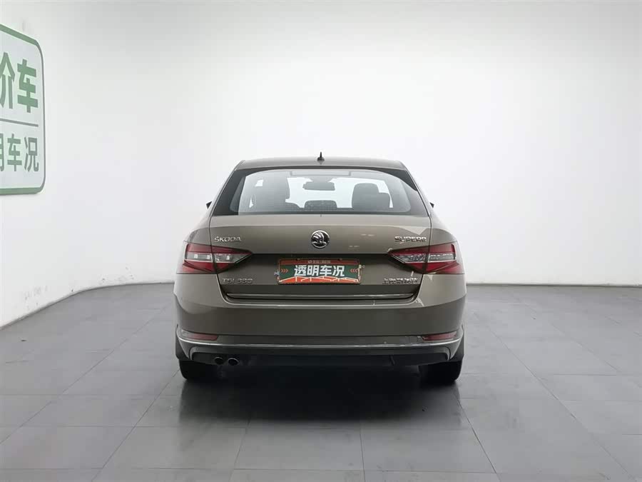 Skoda Superb 2016 car image #5