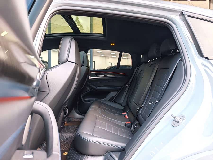 BMW X4 M40i 2024 #5 BMW X4 M40i 2024 car image #5