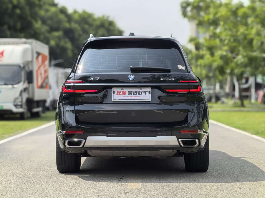 BMW X7 2023 immagine di auto #5