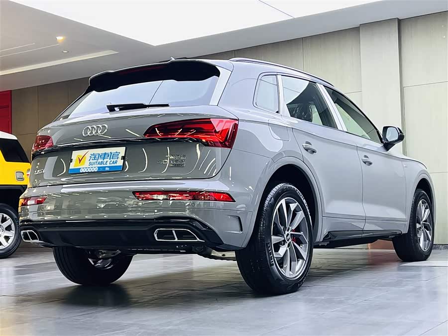 Audi Q5L 2025 car image #5