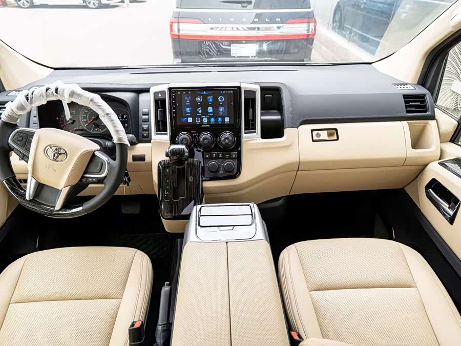 Toyota Hiace 2024 immagine di auto #5