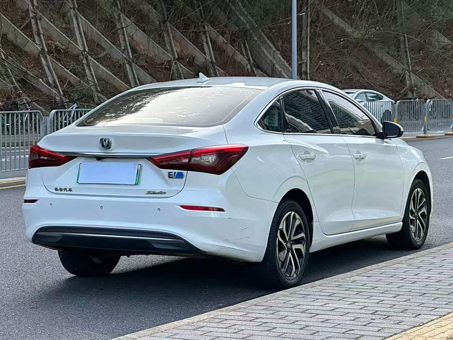 Changan Eado EV 2019 car image #5