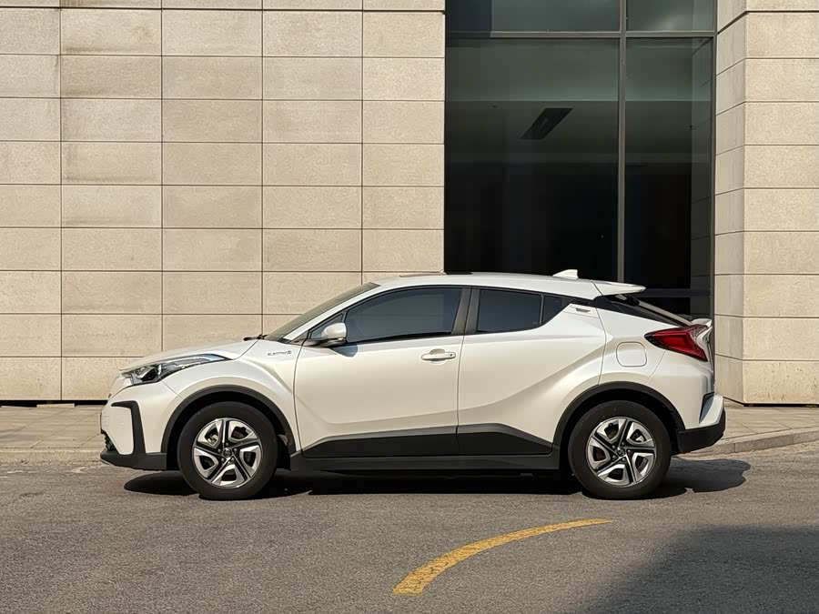 Toyota Izoa E 2022 #5 Toyota Izoa E 2022 imagen de coche #5