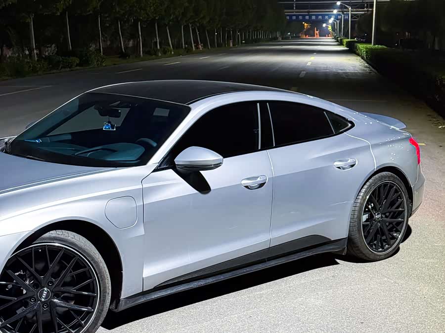 Audi e-tron GT 2024 car image #5