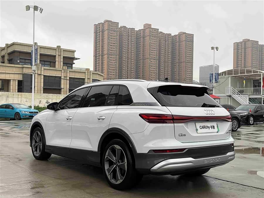 Audi Q5 e-tron 2023 #5 Audi Q5 e-tron 2023 صورة سيارة #5