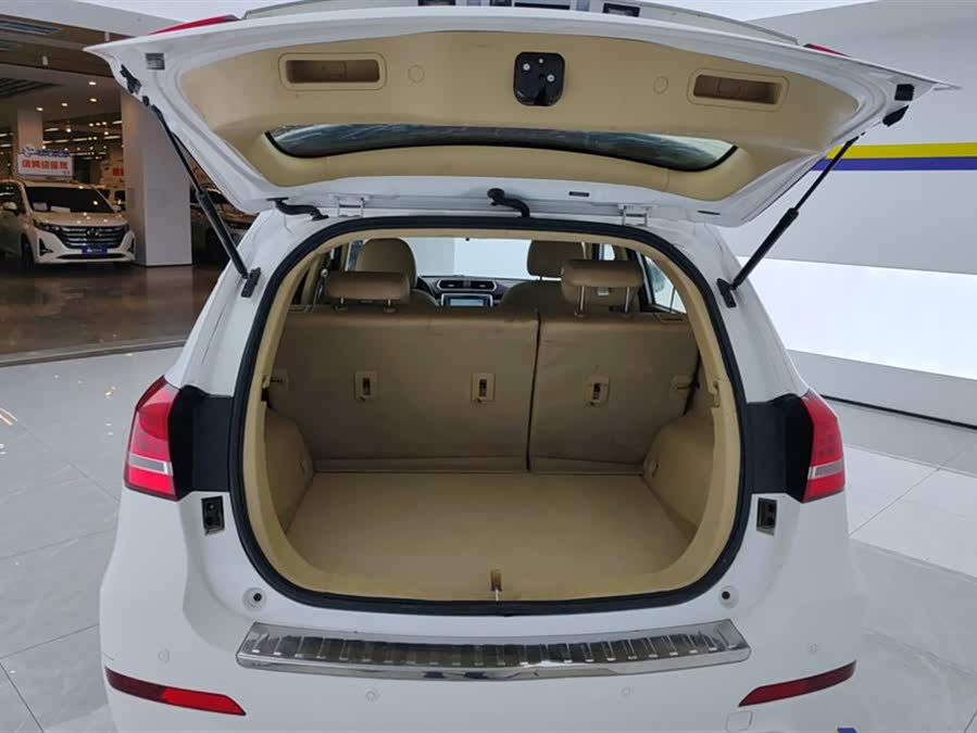 Haval H2 2014 #5 Haval H2 2014 car image #5