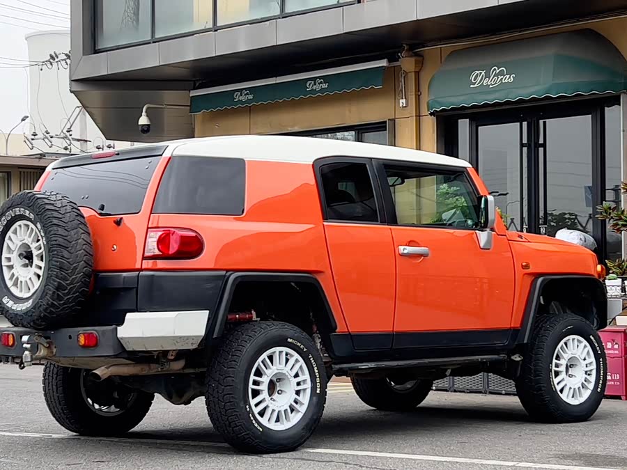 Toyota FJ Cruiser 2014 car image #5