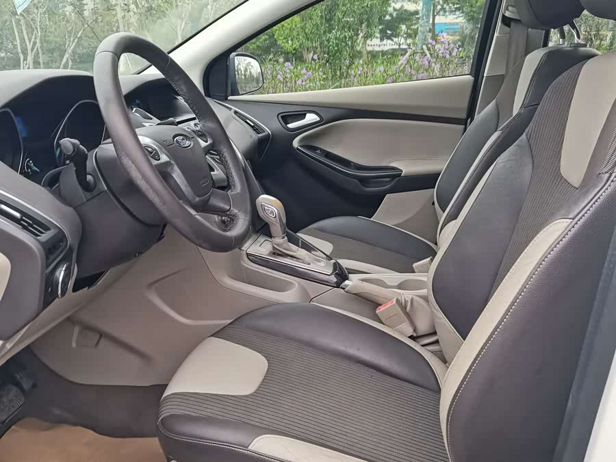 Ford Focus 2013 car image #5