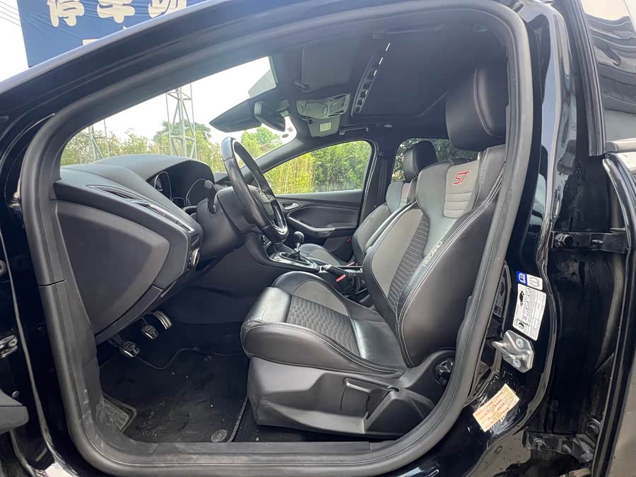 Ford Focus (Imported) 2018 صورة سيارة #5