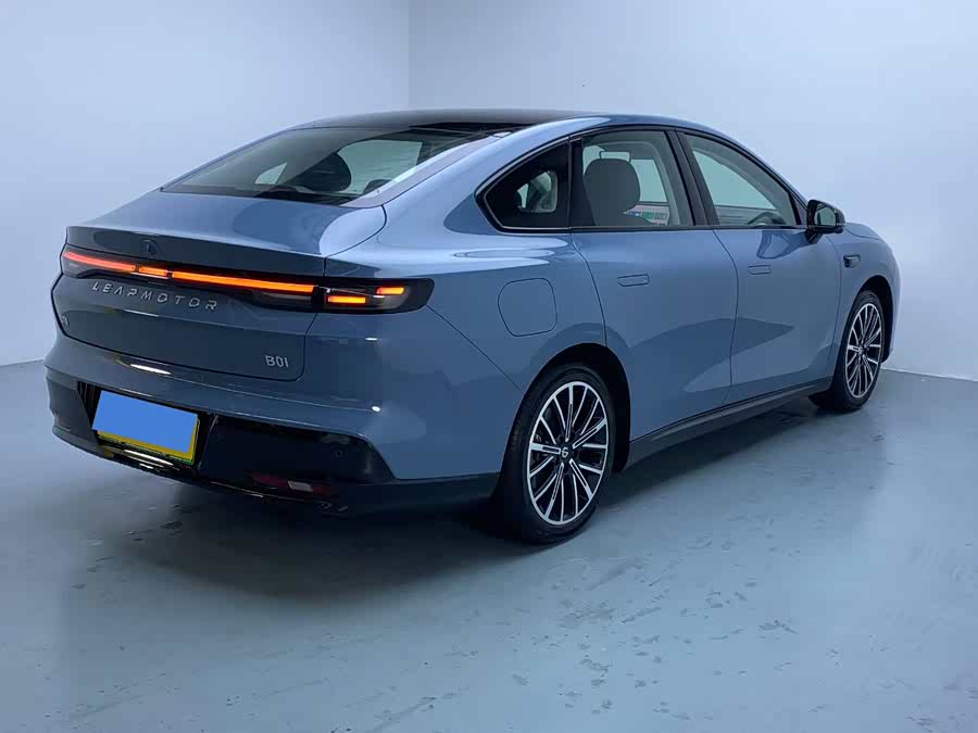 零跑汽车 零跑B01 2025 汽车图片 #5