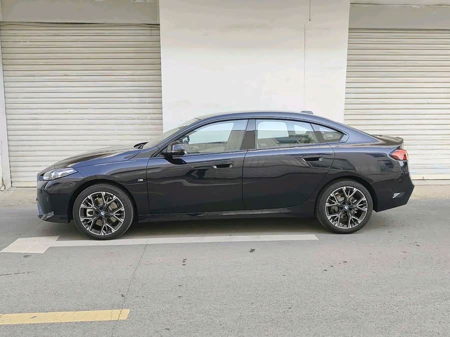 BMW 2 Series car image #5