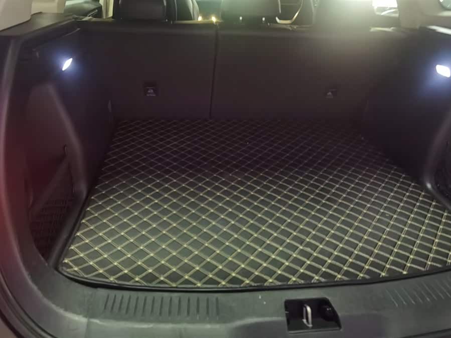 HongQi HS3 PHEV 2024 #5 HongQi HS3 PHEV 2024 car image #5