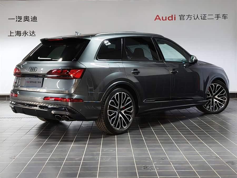 Audi SQ7 2024 car image #5
