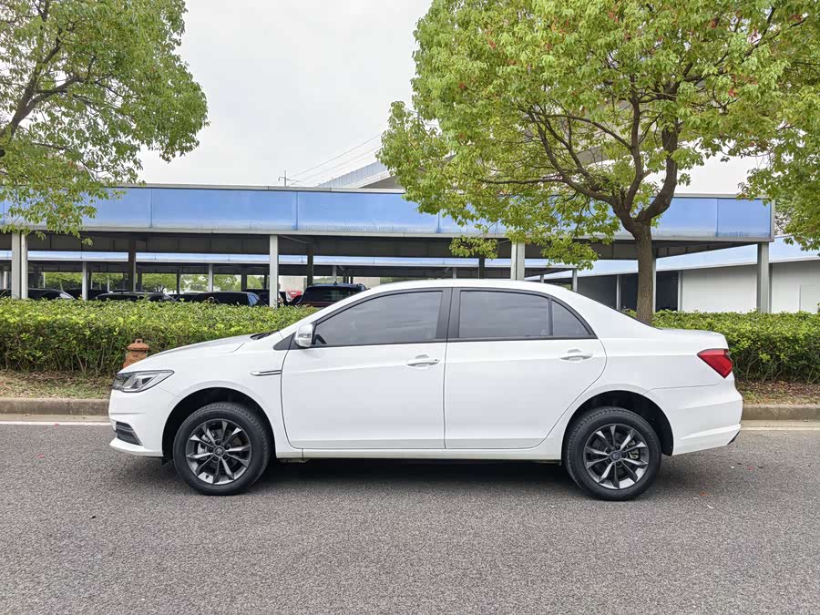 BYD Qin New Energy 2023 car image #5