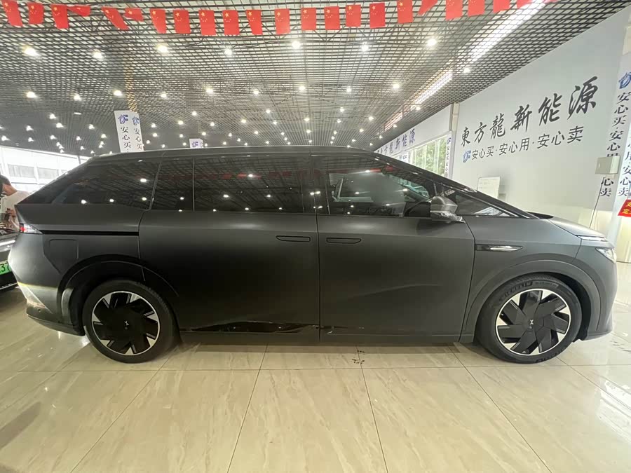 Xpeng X9 2024 immagine di auto #5