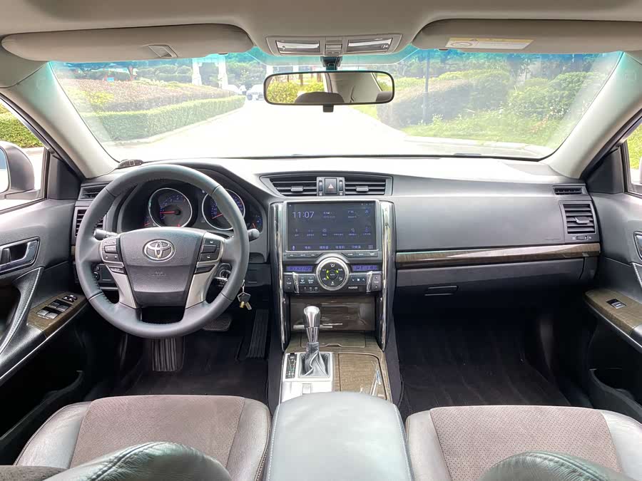 Toyota Reiz 2015 صورة سيارة #5