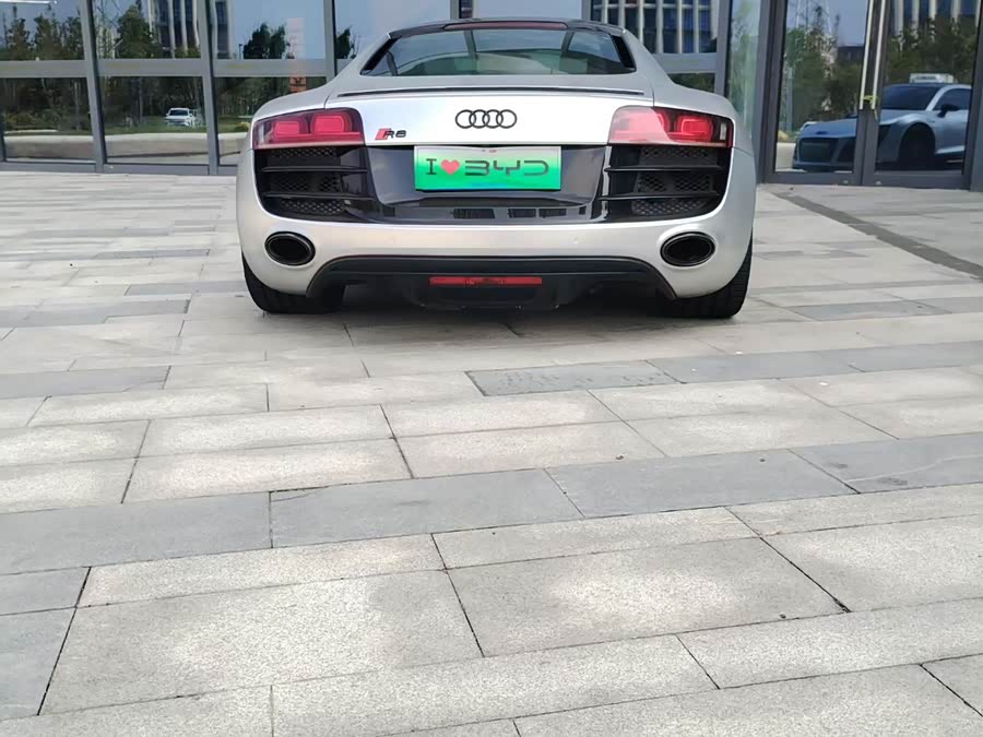 Audi R8 2013 car image #5
