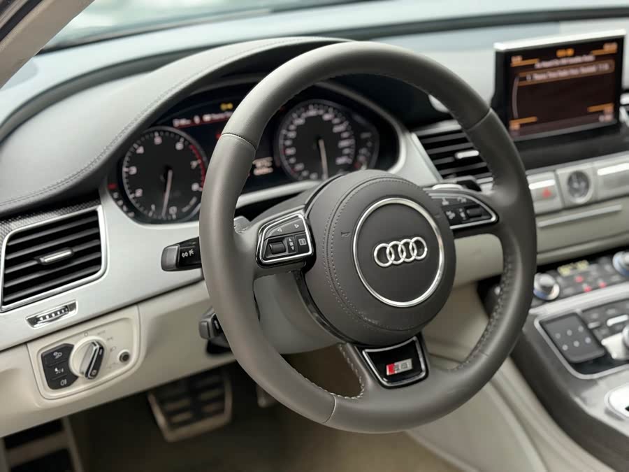 Audi S8 2009 car image #5