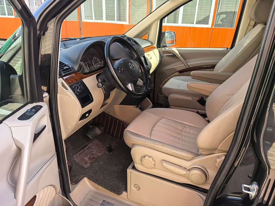 奔驰 唯雅诺 2017 汽车图片 #5