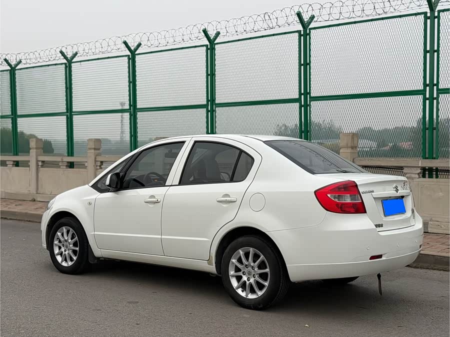 Suzuki SX4 Sedan 2014 imagem de carro #5