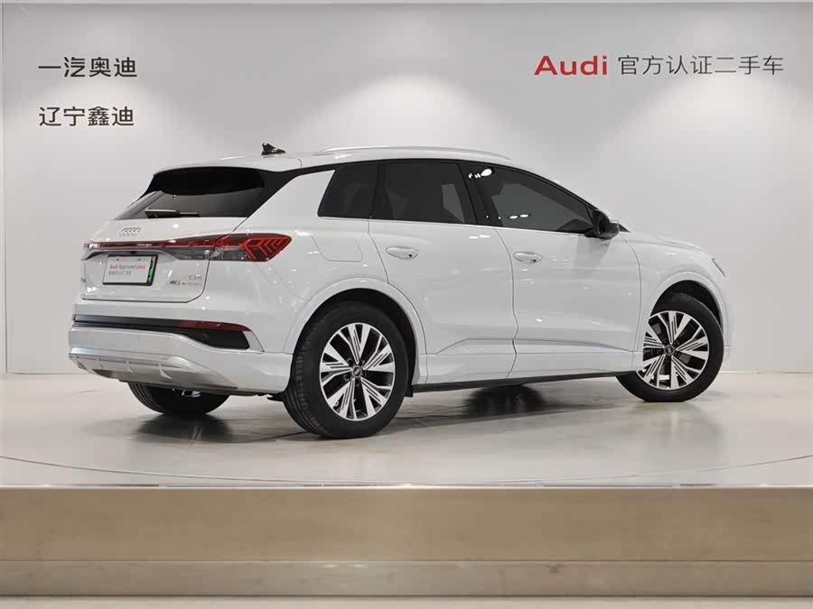 Audi Q4 e-tron 2023 immagine di auto #5