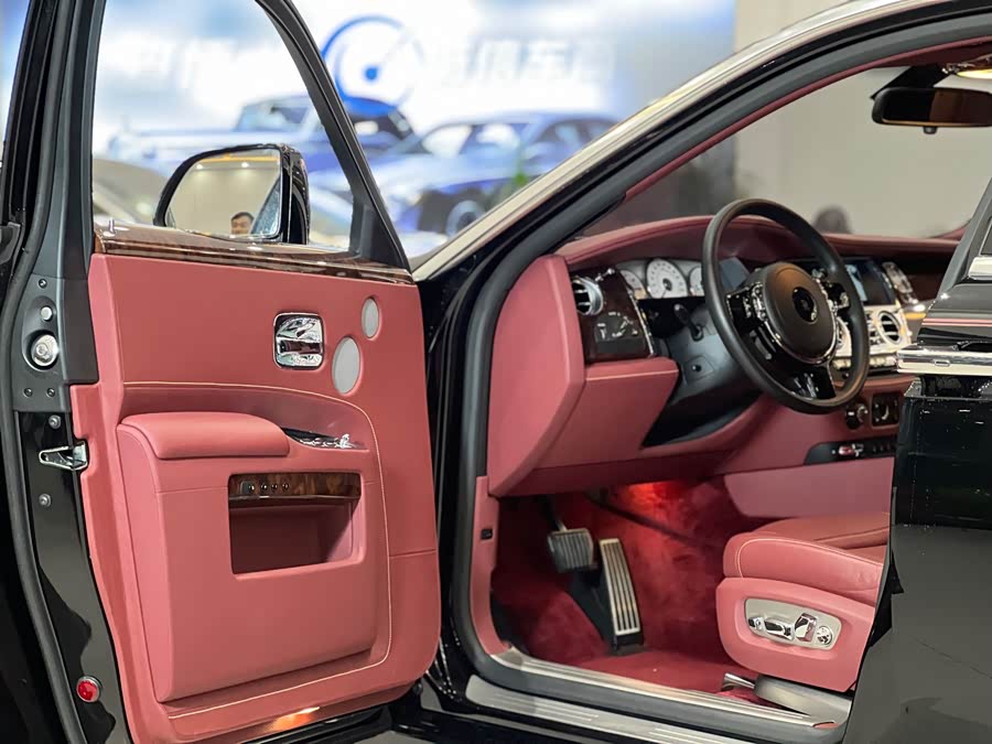 劳斯莱斯 古思特 2017 汽车图片 #5