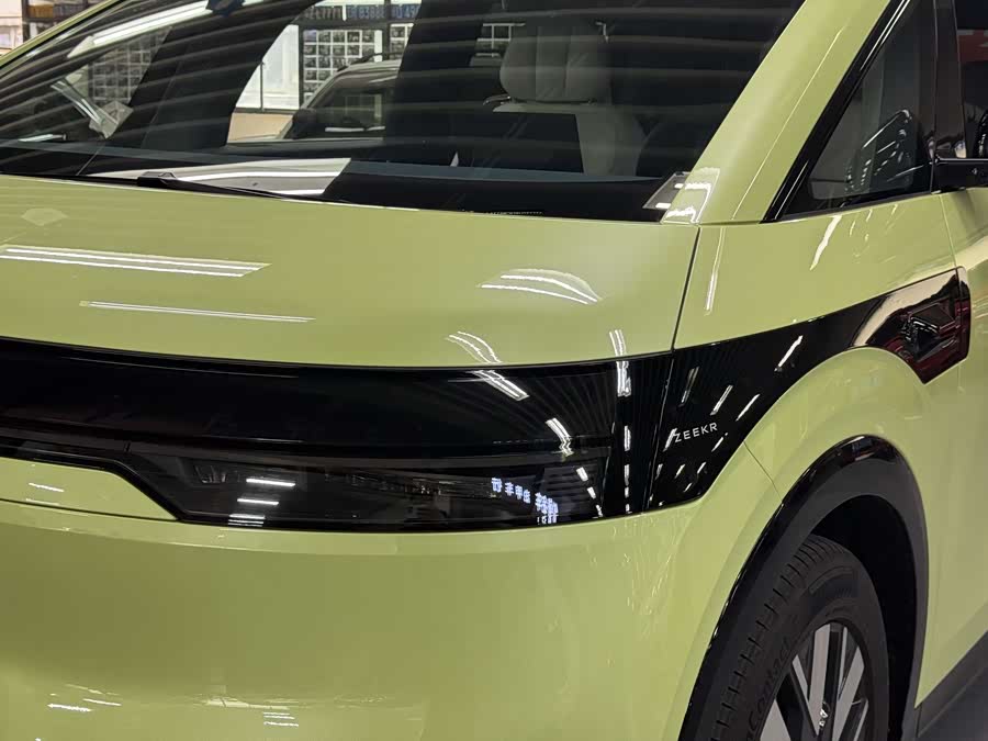 极氪 极氪MIX 汽车图片 #5