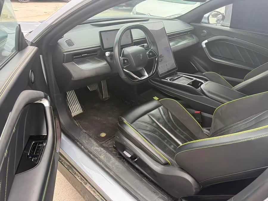 哪吒汽车 哪吒GT 2023 汽车图片 #5