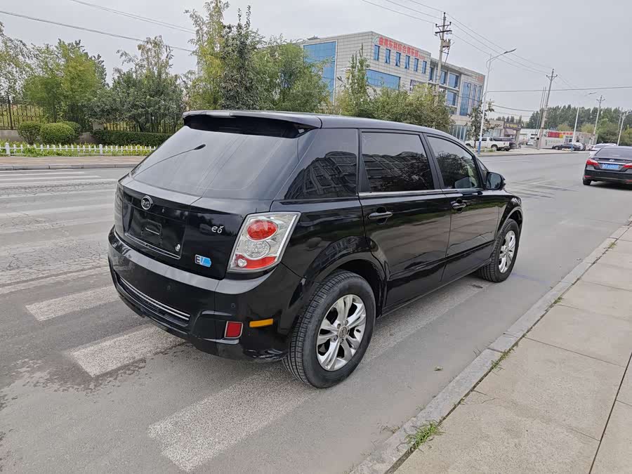 BYD e6 2017 #5 BYD e6 2017 car image #5