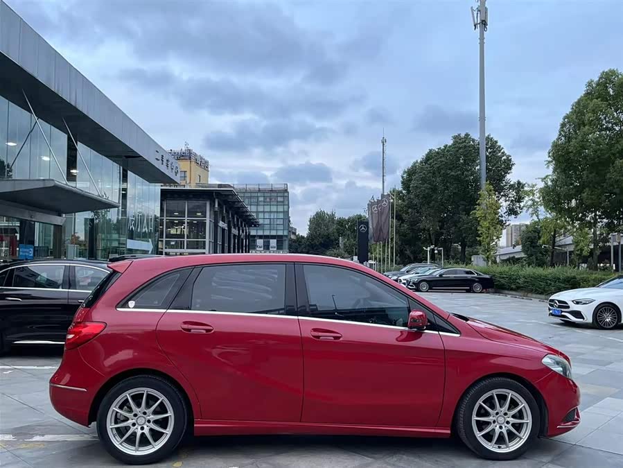 Mercedes-Benz B Class 2013 car image #5