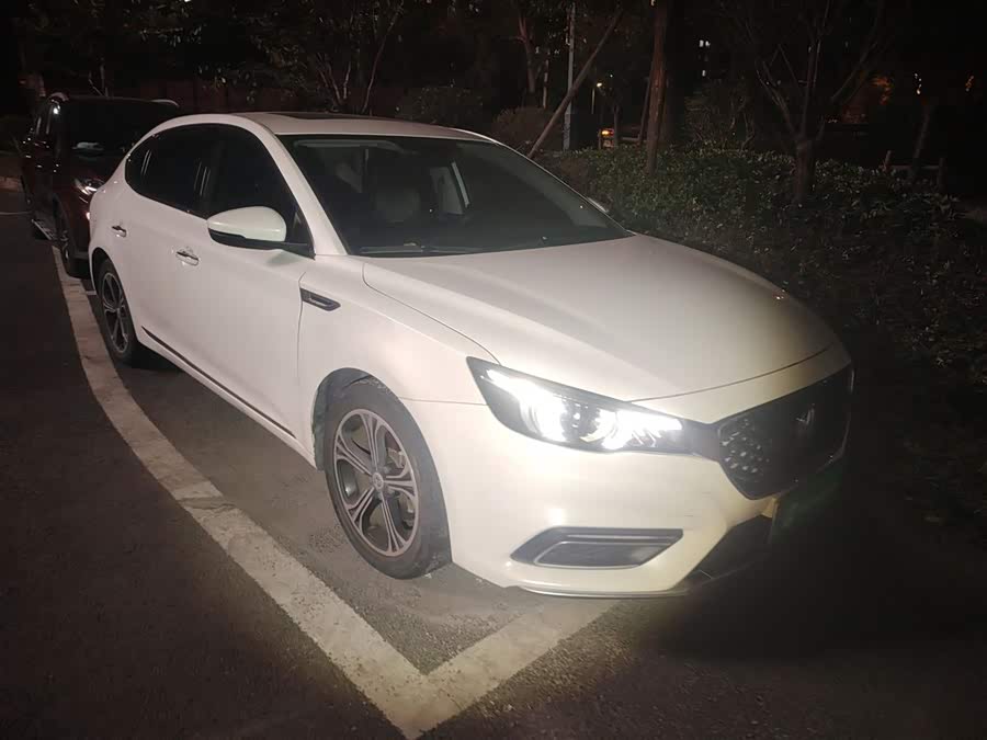 MG 6 New Energy 2019 car image #5