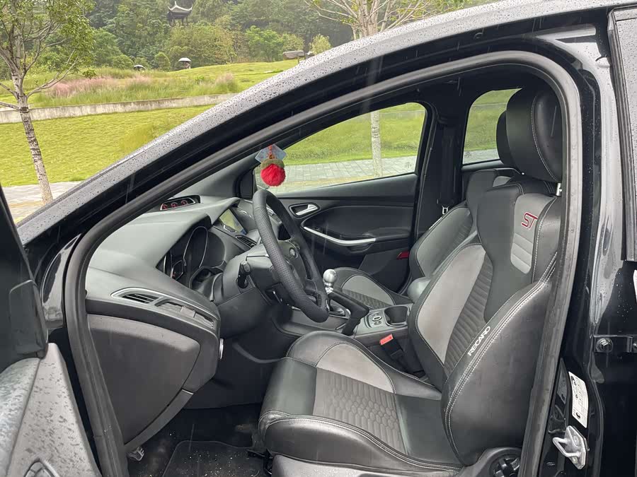 Ford Focus (Imported) 2013 car image #5