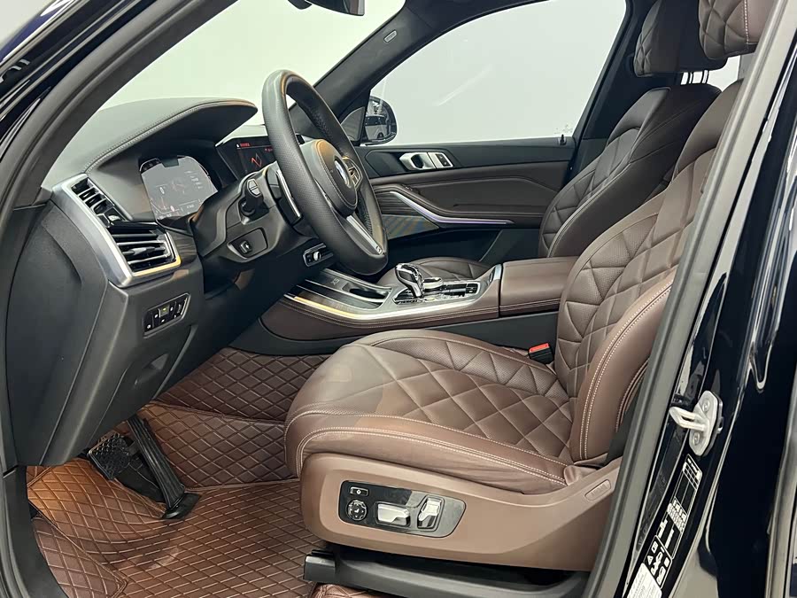 BMW X5 2023 immagine di auto #5