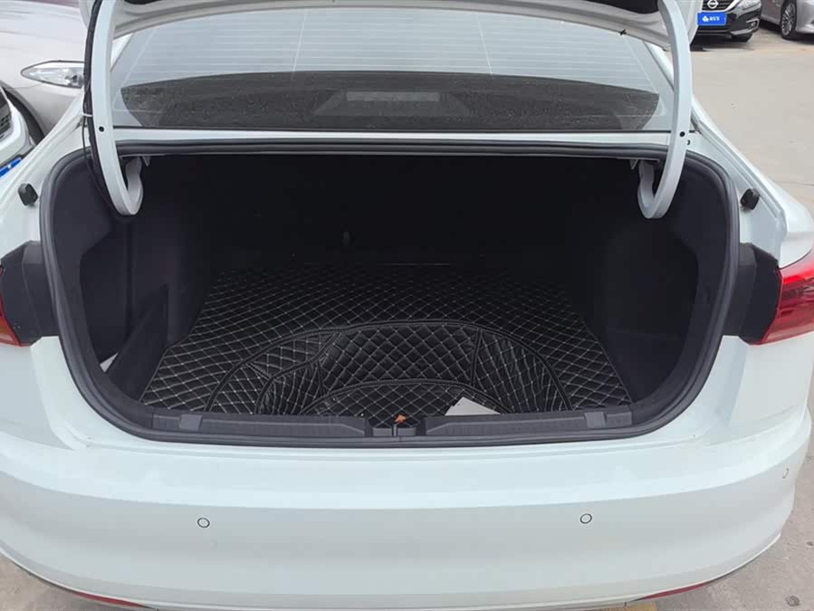 Volkswagen Bora Pure Electric 2021 صورة سيارة #5