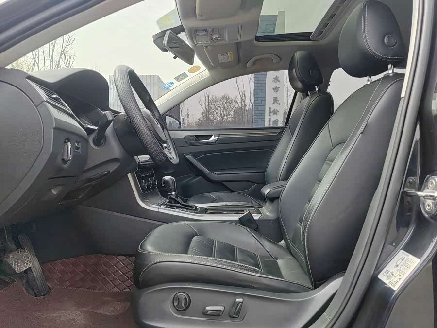Volkswagen Passat 2018 car image #5