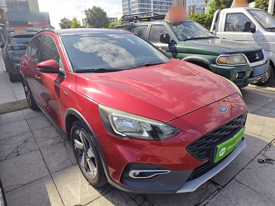 Ford Focus Active 2019 car image #5